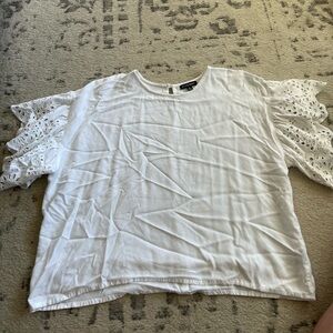Women’s Style Envy white flowy sleeve top